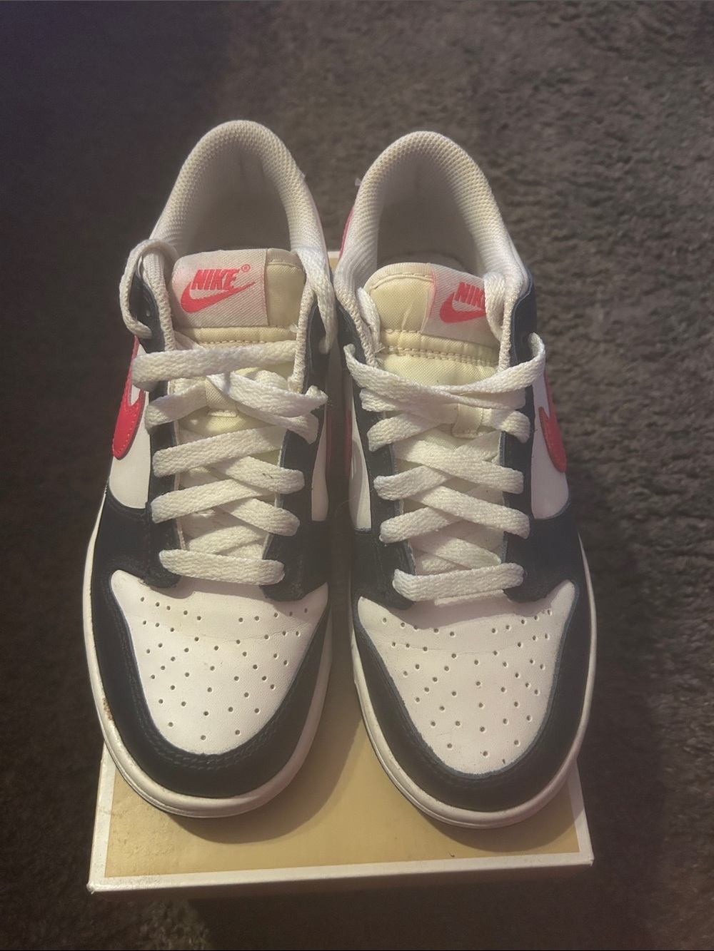 Nike Kids Black White and Red Low-Top Sneakers